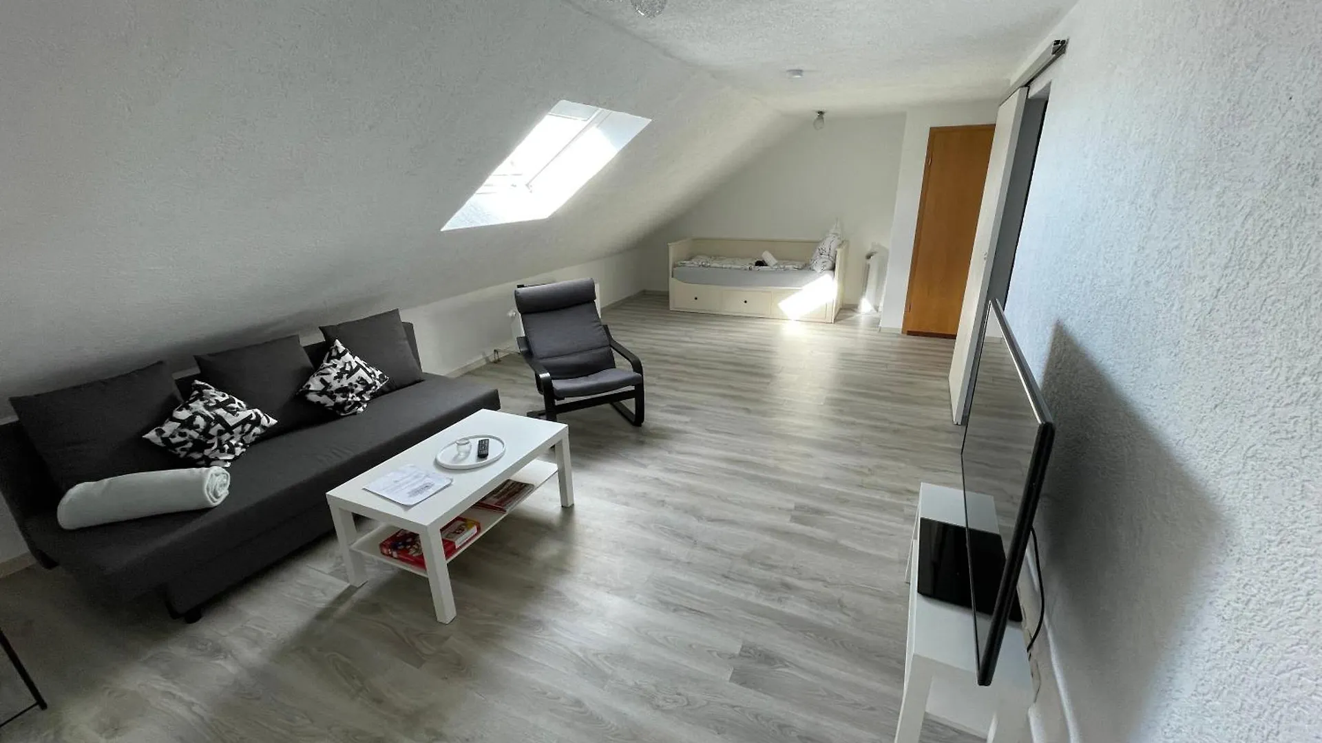 Moderne Gemuetliche 2-Zimmer Wohnung Stuttgart Bad-Cannstatt